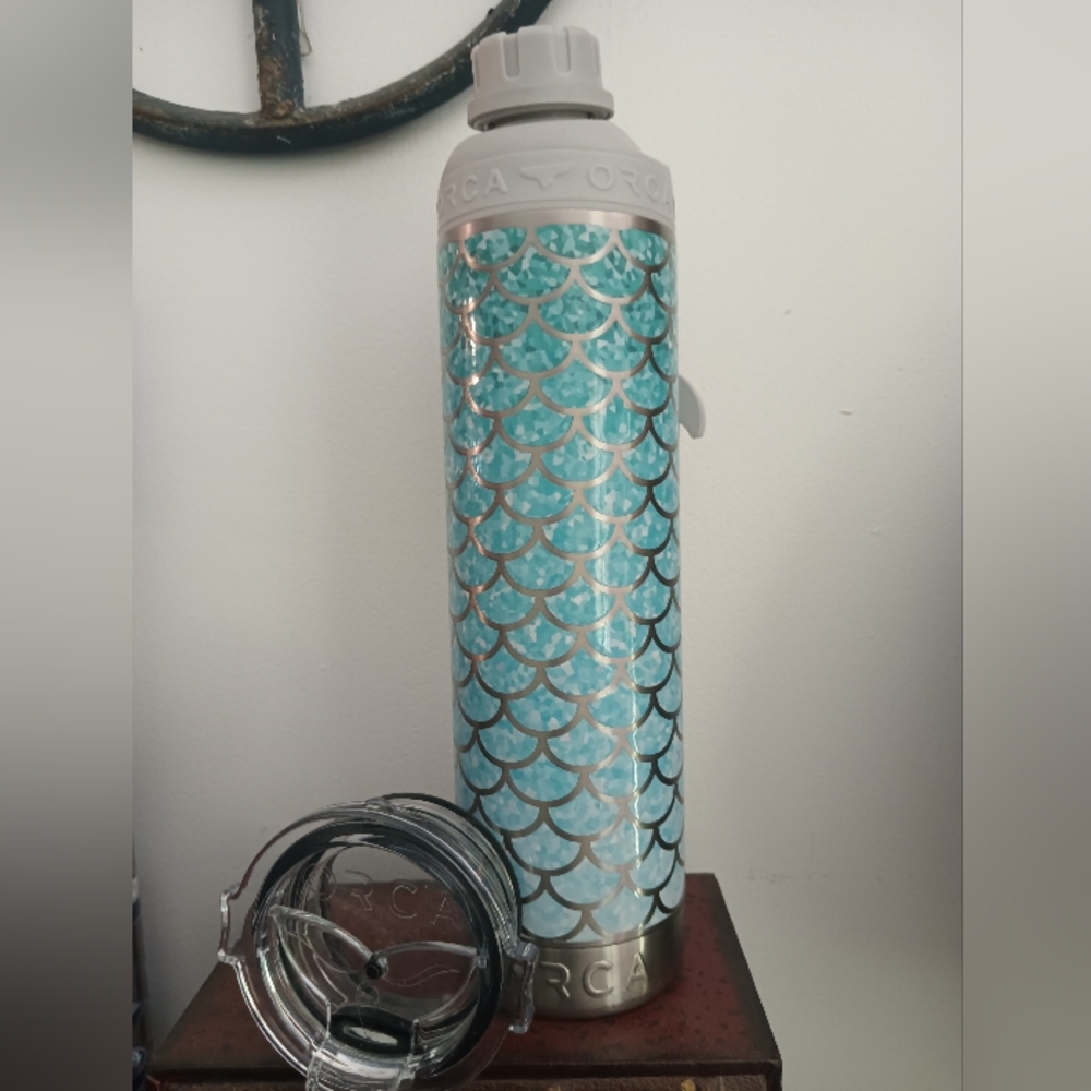 ORCA Hydra 22oz Insulated Stainless Steel Water Bottle Seafoam Green Chug Lid